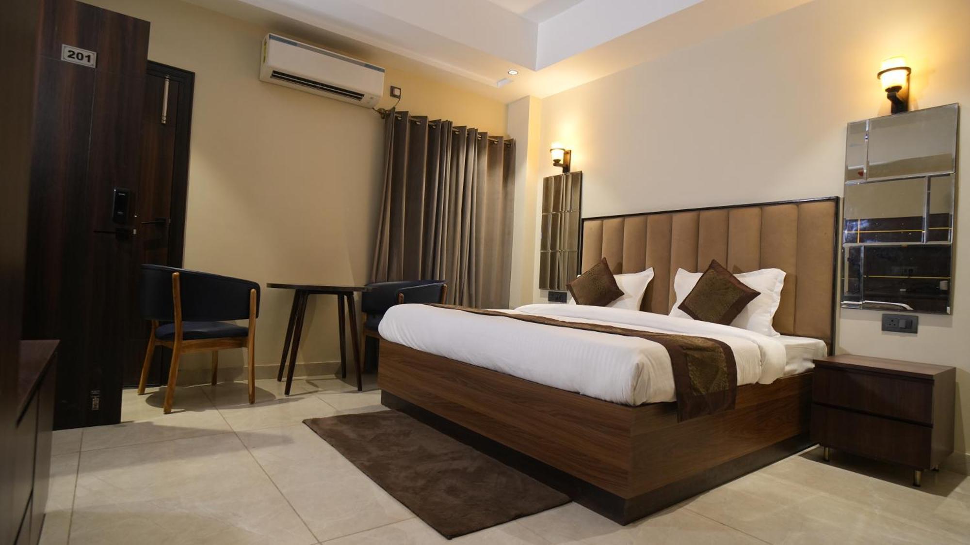 Hotel Lords Valley Rishīkesh Buitenkant foto